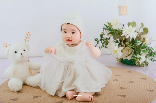 伊犁孕妇几个月开始显怀